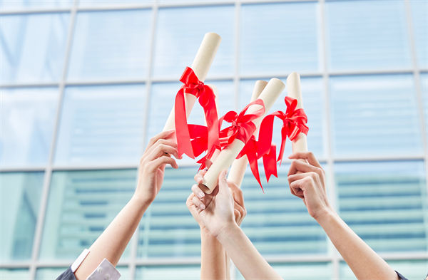 龙头股明牌后还有参与价值吗? 龙头股明牌后还有参与价值吗?