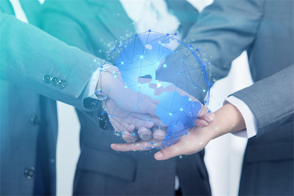 报告：2025年全球宠物市场规模突破3000亿美元 预计2030年将飙升至5000亿美元