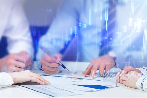 舱位已排到月底 跨境电商忙补货!美线订单大增面临爆舱 6月运价或翻倍